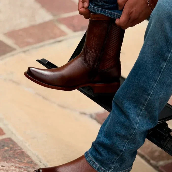 (Pós Black) Kit Bota Frontier Zb em Couro Legítimo + Brindes: Chapéu, Cinto e Carteira